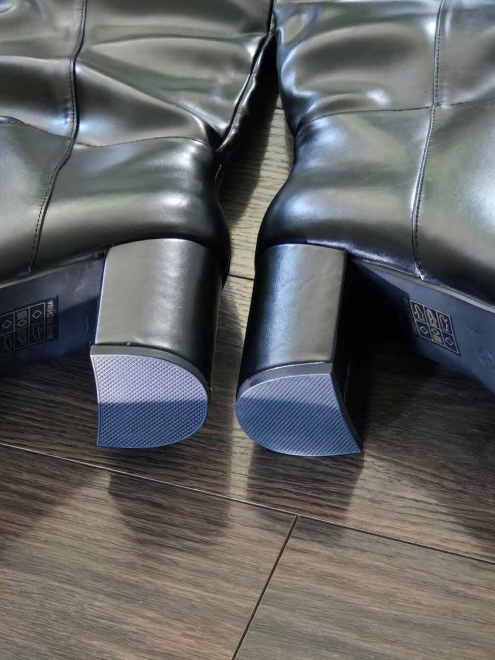 Classic Style Women's Black Polyurethane Chunky Heel Boots NWOT/SIZE 8.5 - Picture 4 of 5